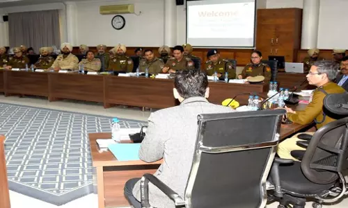 Punjab: डीजीपी ने विदेश में छिपे अपराधियों का पता लगाने के दिए आदेश Punjab: डीजीपी ने विदेश में छिपे अपराधियों का पता लगाने के दिए आदेश