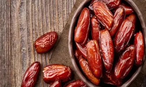 Health: सर्दियों में खजूर खाने से मिलते हैं ये कमाल के फायदे, कब्ज तक की समस्या होती है दूर Health: सर्दियों में खजूर खाने से मिलते हैं ये कमाल के फायदे, कब्ज तक की समस्या होती है दूर