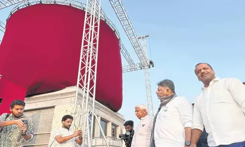 Karnataka: कांग्रेस के जय बापू, जय भीम कार्यक्रम के लिए बेलगावी को सजाया गया