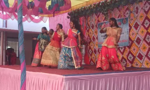 सांस्कृतिक कार्यक्रम में झलकी बॉलीवुड की जगमगाहट