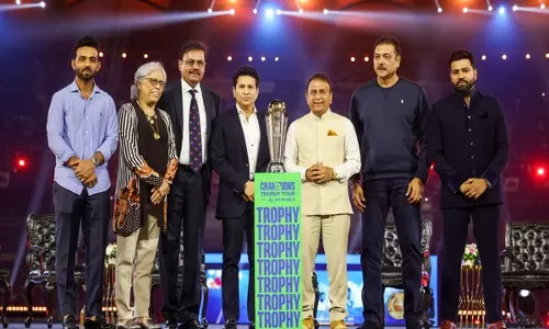 ICC चैंपियंस ट्रॉफी टूर स्टेडियम की 50वीं वर्षगांठ पर वानखेड़े पहुंचा