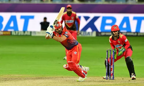 Dubai Capitals ने छह विकेट से जीत दर्ज करके डेजर्ट वाइपर्स की जीत का सिलसिला तोड़ा
