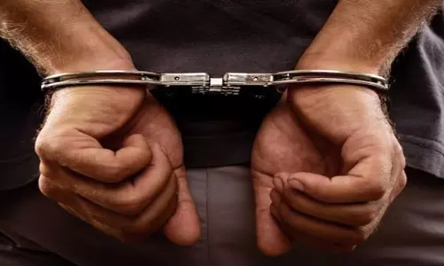 Tamil Nadu: तमिलनाडु में देशी बम बनाने के आरोप में दो लोग गिरफ्तार Tamil Nadu: तमिलनाडु में देशी बम बनाने के आरोप में दो लोग गिरफ्तार