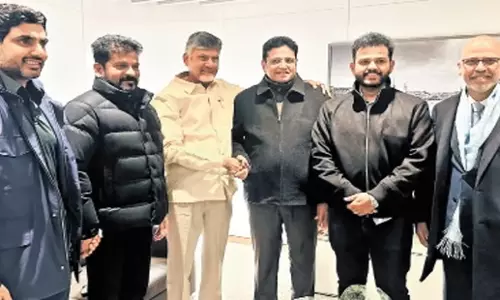 Telangana: टीम तेलंगाना दावोस पहुंची Telangana: टीम तेलंगाना दावोस पहुंची