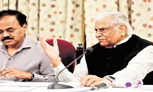 Telangana: तेलंगाना के पहले राज्यपाल पुरस्कार के लिए आठ लोगों का चयन Telangana: तेलंगाना के पहले राज्यपाल पुरस्कार के लिए आठ लोगों का चयन
