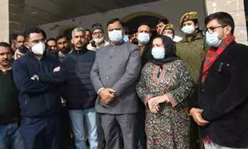 Mysterious death: सच्चाई जानने के लिए गृह मंत्रालय की अगुआई वाली टीम राजौरी पहुंची Mysterious death: सच्चाई जानने के लिए गृह मंत्रालय की अगुआई वाली टीम राजौरी पहुंची