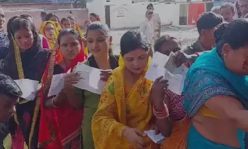 Odisha: फर्जी कार्डों की सूची से नाम हटाने के लिए लगी कतार