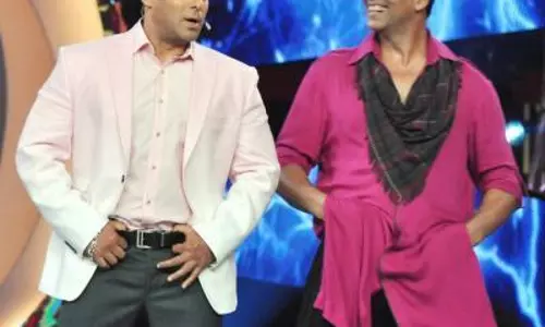 अक्षय कुमार ने सलमान खान के Bigg Boss 18 के सेट से सलमान के देर से पहुंचने की खबरों पर उनका बचाव किया