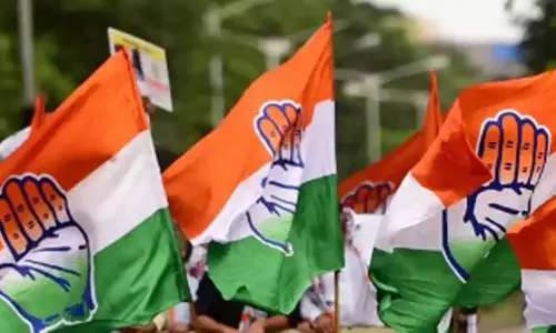 कांग्रेस में नेतृत्व परिवर्तन पर बहस: एकजुट होकर पथराव
