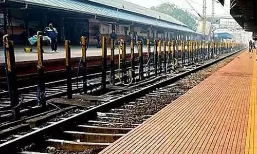 रेलवे प्लेटफॉर्म के पास मिला शव