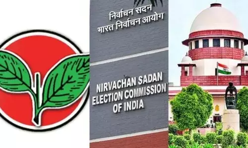 सुप्रीम कोर्ट चुनाव आयोग पर डबल लीफ पर फैसला लेने पर रोक जारी रखेगा