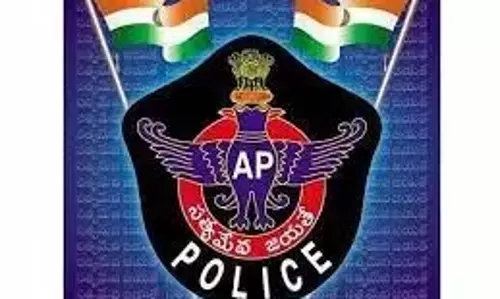 Guntur साइबर क्राइम पुलिस ने भारत-नेपाल सीमा पर सोशल मीडिया के ‘धोखेबाज’ को गिरफ्तार किया