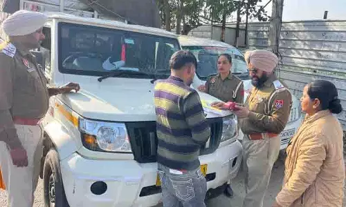 Punjab: ई-चालान मशीनों से ट्रैफिक जुर्माना भुगतान आसान हुआ