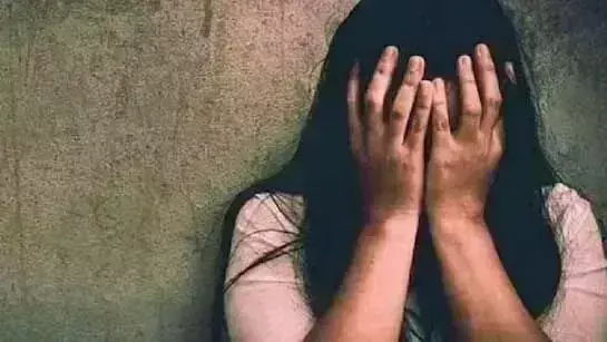Bengaluru में बस का इंतजार कर रही महिला से सामूहिक बलात्कार और लूट Bengaluru में बस का इंतजार कर रही महिला से सामूहिक बलात्कार और लूट