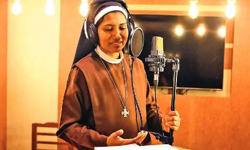Kerala : परायिल वेटिकन मीडिया कार्यक्रम में भाग लेने वाली पहली भारतीय सिस्टर बनीं Kerala : परायिल वेटिकन मीडिया कार्यक्रम में भाग लेने वाली पहली भारतीय सिस्टर बनीं