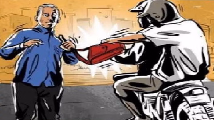 NCR Loni: बाइक सवार बदमाशों ने बंथला फ्लाइओवर के पास रुपये से भरा बैग छीना NCR Loni: बाइक सवार बदमाशों ने बंथला फ्लाइओवर के पास रुपये से भरा बैग छीना