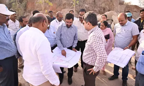 HMDA ने जल आपूर्ति की समीक्षा के लिए कोकापेट क्षेत्र का दौरा किया HMDA ने जल आपूर्ति की समीक्षा के लिए कोकापेट क्षेत्र का दौरा किया