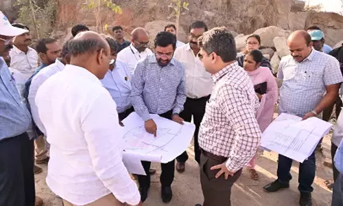 HMDA ने जलापूर्ति की समीक्षा के लिए कोकापेट क्षेत्र का दौरा किया HMDA ने जलापूर्ति की समीक्षा के लिए कोकापेट क्षेत्र का दौरा किया