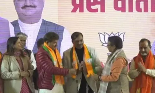 AAP के चार नेता शामिल हुए बीजेपी में AAP के चार नेता शामिल हुए बीजेपी में