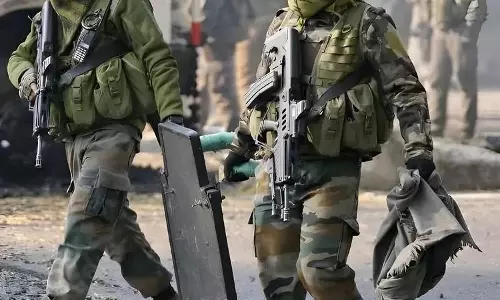 Sopore Encounter: पुलिस ने लोगों से संवेदनशील जानकारी साझा न करने का आग्रह किया Sopore Encounter: पुलिस ने लोगों से संवेदनशील जानकारी साझा न करने का आग्रह किया