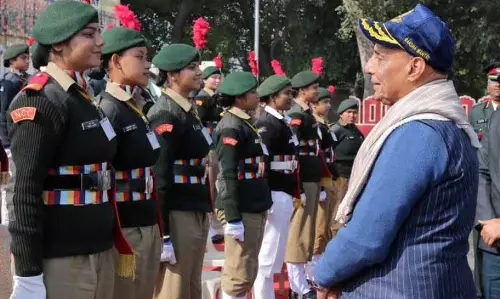 Assam के आर्यमित्र नाथ को रक्षा मंत्री राजनाथ सिंह ने रक्षा मंत्री पदक से सम्मानित Assam के आर्यमित्र नाथ को रक्षा मंत्री राजनाथ सिंह ने रक्षा मंत्री पदक से सम्मानित