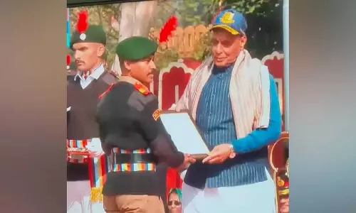 Assam : राजनाथ सिंह ने मोरीगांव के आर्यमित्र नाथ को रक्षा मंत्री पदक से सम्मानित किया
