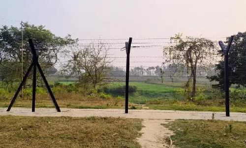 भारत-बांग्लादेश सीमा पर रहने वाले ग्रामीणों ने BSF से बाड़ सहित गेट लगाने की अपील की
