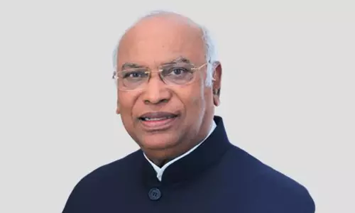 Mallikarjun Kharge : संविधान की रक्षा करना हम सबकी जिम्मेदारी