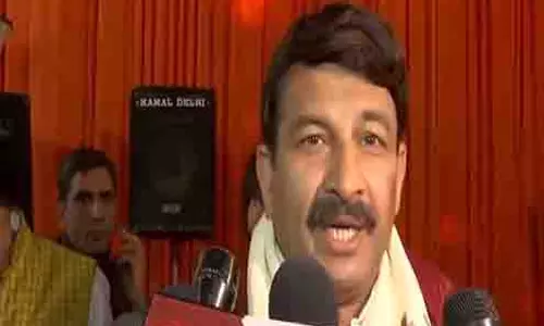 विधर्मी: मनोज तिवारी ने Arvind Kejriwal पर कसा तंज