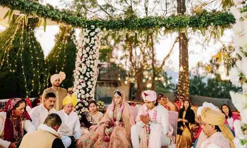 शांत और सरल माहौल में Neeraj ने विवाह स्थल के रूप में कुमारहट्टी रिसॉर्ट को चुना