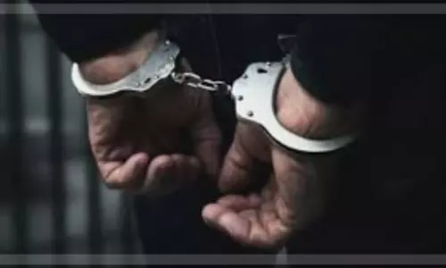 चेक बाउंस के आरोप में पुलिस ड्राइवर गिरफ्तार, Court ने जारी किया गैर-जमानती वारंट