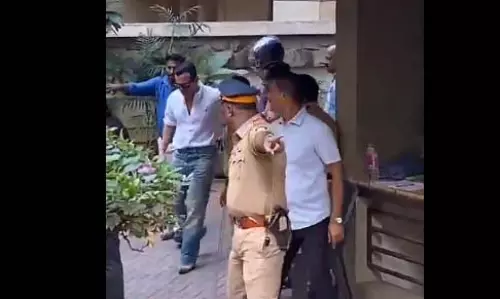 सैफ अली खान का लेटेस्ट वीडियो, अस्पताल से इस अंदाज में निकले