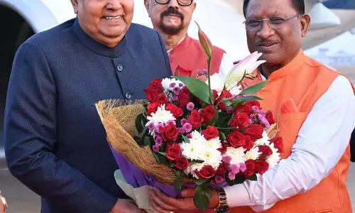 उपराष्ट्रपति जगदीप धनखड़ के रायपुर आगमन पर राज्यपाल और मुख्यमंत्री ने किया आत्मीय स्वागत उपराष्ट्रपति जगदीप धनखड़ के रायपुर आगमन पर राज्यपाल और मुख्यमंत्री ने किया आत्मीय स्वागत