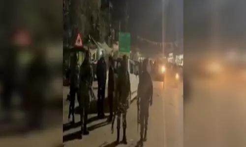 छत्तीसगढ़: नक्सलियों पर बड़ा प्रहार, 27 शव लेकर जिला मुख्यालय पहुंचे जवान