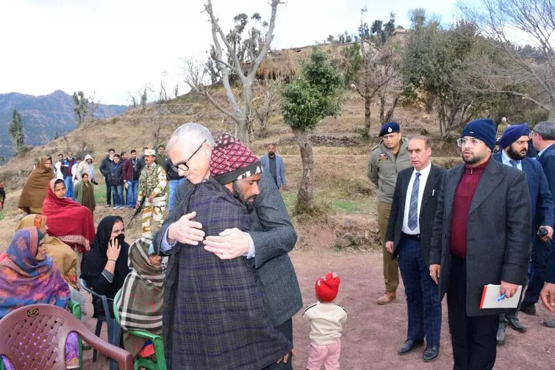 मुख्यमंत्री ने Badhal गांव में मृतकों के परिवारों को सहायता प्रदान की