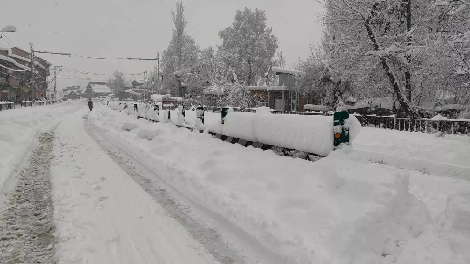 Handwara में हेडलेस मैकेनिकल एवं अस्पताल डिवीजन विभाग में सुचारू रूप से कार्यप्रवाह शुरू