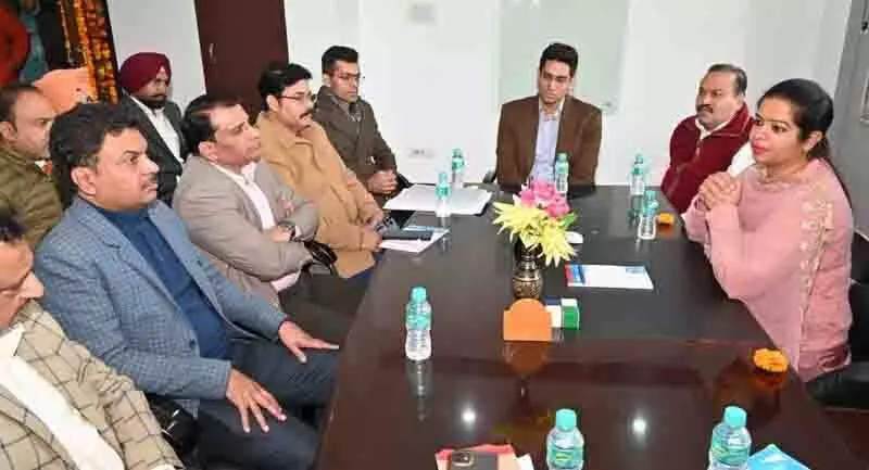 New Mayor ने पदभार संभाला, शहर के बारे में अपने सपने साझा किये