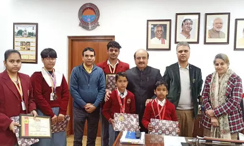 Haryana: कुरुक्षेत्र विश्वविद्यालय के कुलपति ने पदक विजेताओं को किया सम्मानित