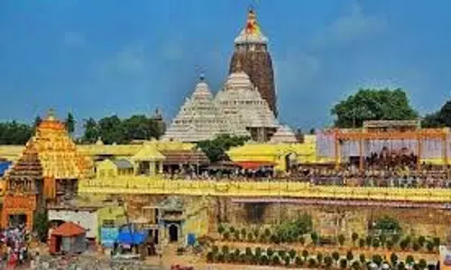 Jagannath Puri: मंदिर परिसर में मोबाइल फोन और कैमरा प्रतिबंधित Jagannath Puri: मंदिर परिसर में मोबाइल फोन और कैमरा प्रतिबंधित
