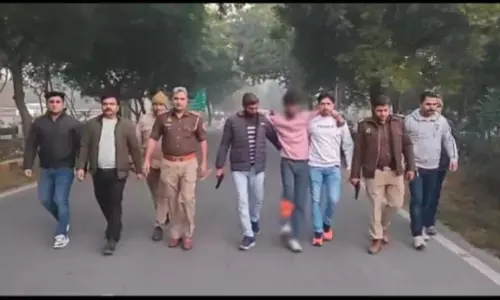 पुलिस मुठभेड़ में मोबाइल स्नेचर गिरफ्तार, 5 मोबाइल बरामद