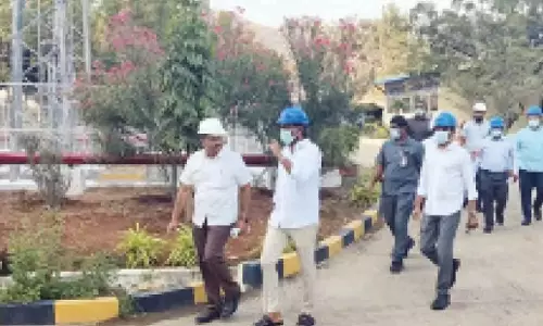 Andhra: ऊर्जा मंत्री गोत्तीपति रवि कुमार ने जिंदल प्लांट का दौरा किया Andhra: ऊर्जा मंत्री गोत्तीपति रवि कुमार ने जिंदल प्लांट का दौरा किया