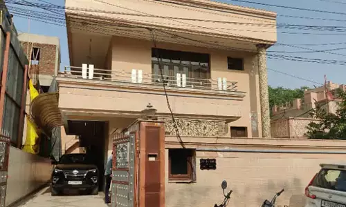 बड़ी लूट: नौकरानी कर गई कांड, बंधक बनाकर 50 लाख के गहने और 7 लाख नगद लूट ले गए