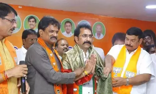 Andhra: परशुराम ने भाजपा विशाखा संसदीय क्षेत्र के जिला अध्यक्ष का पदभार संभाला