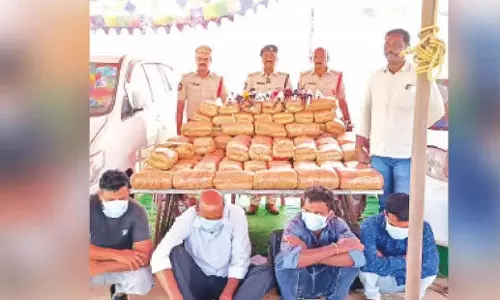 Andhra: पुलिस ने 218 किलोग्राम गांजा जब्त किया, चार गिरफ्तार