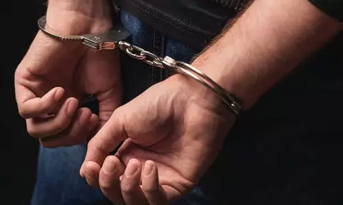 Assam : वन अधिकारियों ने बेहाली वन्यजीव अभयारण्य में एक शिकारी को गिरफ्तार किया Assam : वन अधिकारियों ने बेहाली वन्यजीव अभयारण्य में एक शिकारी को गिरफ्तार किया
