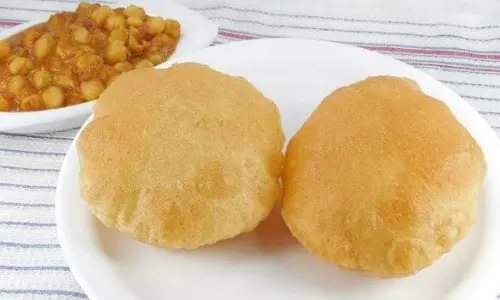 बेक्ड मसालेदार पूरी रेसिपी