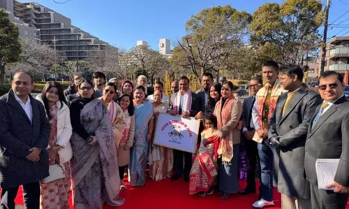 Assam के मुख्यमंत्री ने टोक्यो में महात्मा गांधी की प्रतिमा का सम्मान