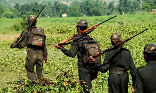 Bokaro: मुठभेड़ में मारे गये 15 लाख के इनामी नक्सली की पत्नी शांति समेत दो नक्सली
