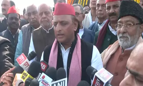 Akhilesh Yadav ने योगी सरकार पर निशाना साधा