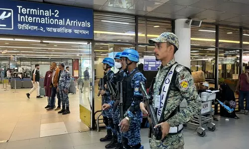 बम की धमकी के बाद Bangladesh airport हाई अलर्ट पर बम की धमकी के बाद Bangladesh airport हाई अलर्ट पर